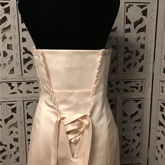 DELIGHTFUL IVORY SMOOTH SATIN BEADED WITH CORSET BACK STRAPLESS WEDDING DRESS - Picture 12 of 12